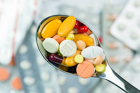 藥品劑型解析 片劑與栓劑的特點與應(yīng)用